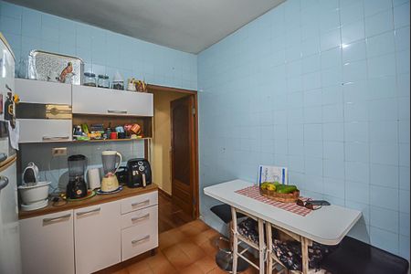 Casa à venda com 420m², 4 quartos e 2 vagas Casa à venda com 420m², 4 quartos e 2 vagasCozinha