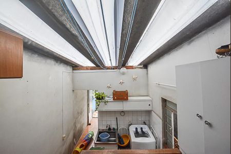 Casa à venda com 420m², 4 quartos e 2 vagas Casa à venda com 420m², 4 quartos e 2 vagasVista do Quarto 1