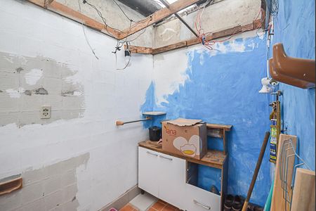 Casa à venda com 420m², 4 quartos e 2 vagas Casa à venda com 420m², 4 quartos e 2 vagasBanheiro de serviço