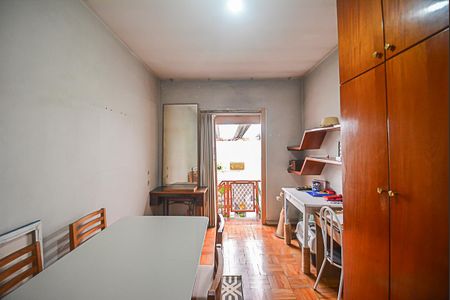 Casa à venda com 420m², 4 quartos e 2 vagas Casa à venda com 420m², 4 quartos e 2 vagasQuarto 1