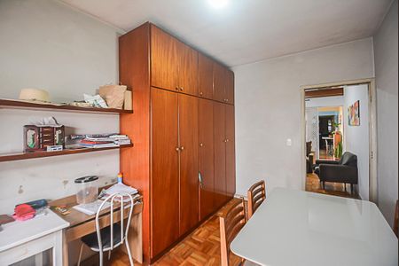 Casa à venda com 420m², 4 quartos e 2 vagas Casa à venda com 420m², 4 quartos e 2 vagasQuarto 1