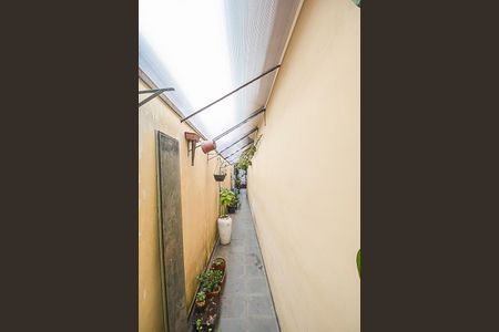 Casa à venda com 420m², 4 quartos e 2 vagas Casa à venda com 420m², 4 quartos e 2 vagasCorredor