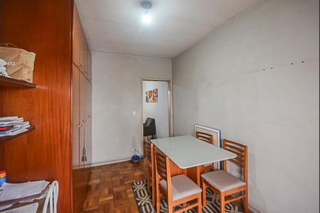Casa à venda com 420m², 4 quartos e 2 vagas Casa à venda com 420m², 4 quartos e 2 vagasQuarto 1