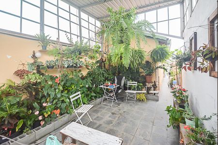 Casa à venda com 420m², 4 quartos e 2 vagas Casa à venda com 420m², 4 quartos e 2 vagasGaragem