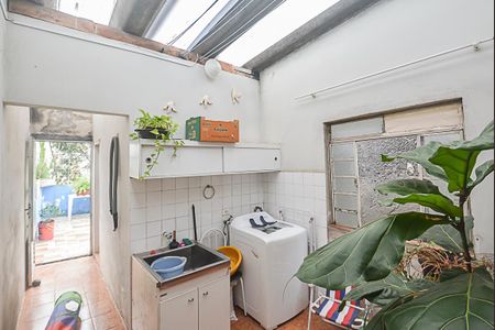 Casa à venda com 420m², 4 quartos e 2 vagas Casa à venda com 420m², 4 quartos e 2 vagasÁrea de Serviço