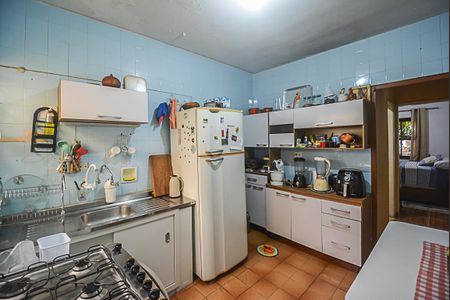 Casa à venda com 420m², 4 quartos e 2 vagas Casa à venda com 420m², 4 quartos e 2 vagasCozinha