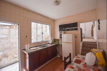 Casa à venda com 420m², 4 quartos e 2 vagas Casa à venda com 420m², 4 quartos e 2 vagasCozinha 2