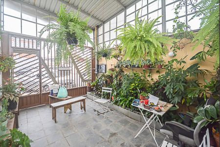 Casa à venda com 420m², 4 quartos e 2 vagas Casa à venda com 420m², 4 quartos e 2 vagasGaragem