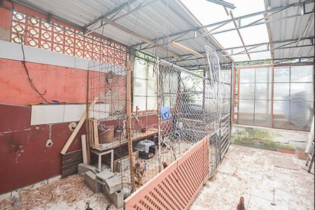 Casa à venda com 420m², 4 quartos e 2 vagas Casa à venda com 420m², 4 quartos e 2 vagasQuintal