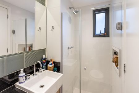 Apartamento à venda com 75m², 2 quartos e 2 vagasQuarto 1 - Banheiro da Suite