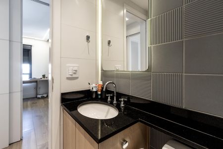 Apartamento à venda com 75m², 2 quartos e 2 vagasBanheiro do Corredor