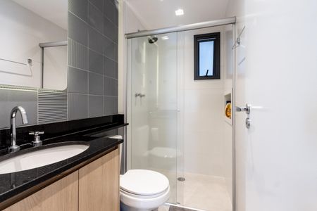 Apartamento à venda com 75m², 2 quartos e 2 vagasBanheiro do Corredor