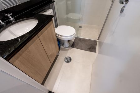 Apartamento à venda com 75m², 2 quartos e 2 vagasBanheiro do Corredor