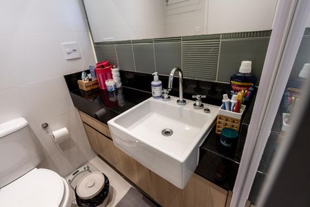 Apartamento à venda com 75m², 2 quartos e 2 vagasQuarto 1 - Banheiro da Suite