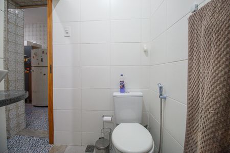 Casa à venda com 80m², 2 quartos e sem vagaBanheiro social