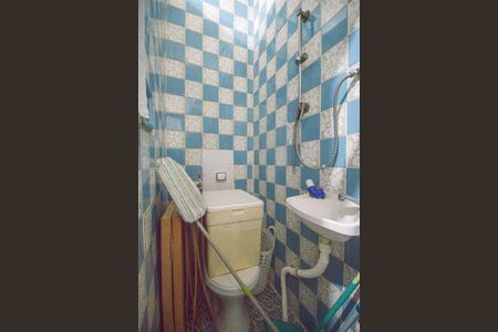 Casa à venda com 80m², 2 quartos e sem vagaBanheiro social