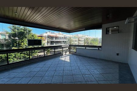 Apartamento à venda com 111m², 3 quartos e 2 vagasVaranda