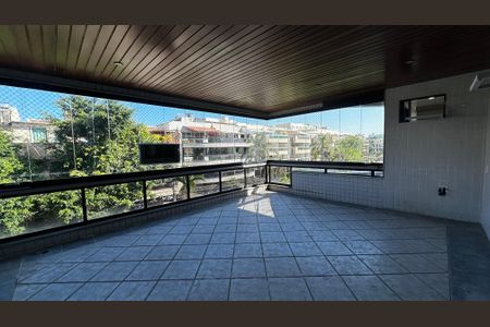 Apartamento à venda com 111m², 3 quartos e 2 vagasVaranda