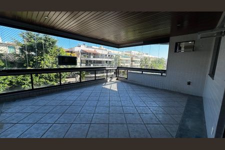 Apartamento à venda com 111m², 3 quartos e 2 vagasVaranda