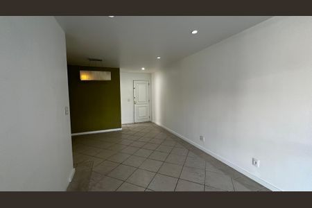 Apartamento à venda com 111m², 3 quartos e 2 vagasSala