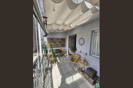 Apartamento à venda com 76m², 3 quartos e 1 vaga Apartamento à venda com 76m², 3 quartos e 1 vagaVaranda