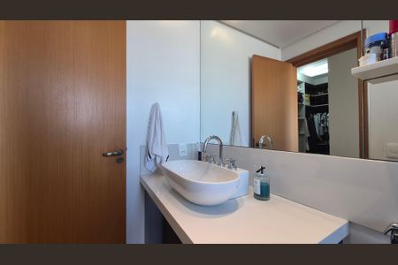 Apartamento à venda com 126m², 3 quartos e 3 vagasBanheiro da suíte 3