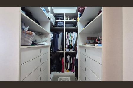 Apartamento à venda com 126m², 3 quartos e 3 vagasCloset