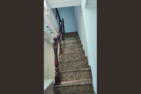 Casa à venda com 183m², 3 quartos e 4 vagasEscada