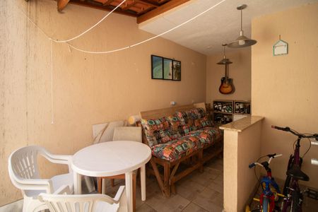 Casa à venda com 85m², 2 quartos e 1 vagaQUINTAL E ÁREA DE SERVIÇO
