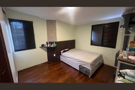 Casa à venda com 186m², 3 quartos e 4 vagasQuarto