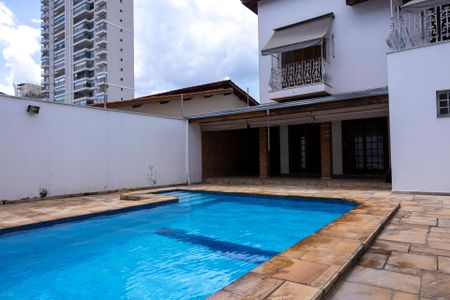 Casa para alugar com 360m², 4 quartos e 4 vagas Casa para alugar com 360m², 4 quartos e 4 vagasPiscina