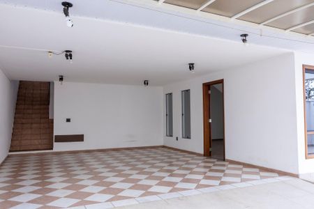 Casa para alugar com 360m², 4 quartos e 4 vagas Casa para alugar com 360m², 4 quartos e 4 vagasGaragem