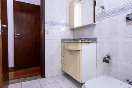 Casa para alugar com 360m², 4 quartos e 4 vagas Casa para alugar com 360m², 4 quartos e 4 vagasBanheiro da Suíte 2