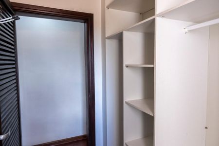 Casa para alugar com 360m², 4 quartos e 4 vagas Casa para alugar com 360m², 4 quartos e 4 vagasclos