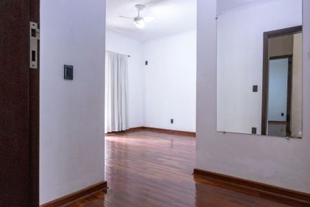 Casa para alugar com 360m², 4 quartos e 4 vagas Casa para alugar com 360m², 4 quartos e 4 vagasSuíte 1