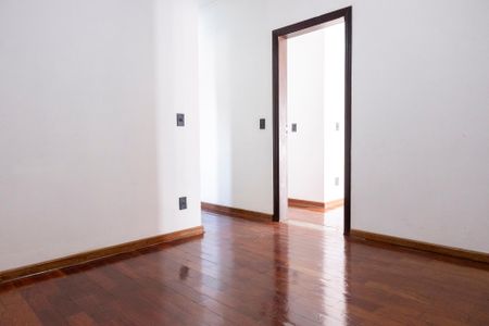 Casa para alugar com 360m², 4 quartos e 4 vagas Casa para alugar com 360m², 4 quartos e 4 vagasSuíte 3