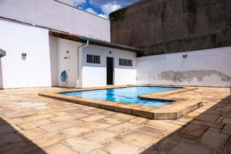 Casa para alugar com 360m², 4 quartos e 4 vagas Casa para alugar com 360m², 4 quartos e 4 vagasPiscina