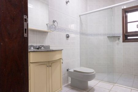 Casa para alugar com 360m², 4 quartos e 4 vagas Casa para alugar com 360m², 4 quartos e 4 vagasBanheiro da Suíte 2