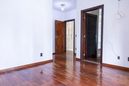 Casa para alugar com 360m², 4 quartos e 4 vagas Casa para alugar com 360m², 4 quartos e 4 vagasSuíte 1