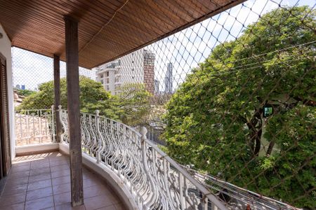 Casa para alugar com 360m², 4 quartos e 4 vagas Casa para alugar com 360m², 4 quartos e 4 vagasSacada