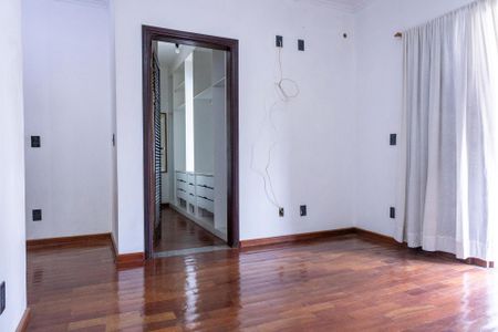 Casa para alugar com 360m², 4 quartos e 4 vagas Casa para alugar com 360m², 4 quartos e 4 vagasSuíte 1