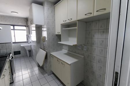 Apartamento para alugar com 70m², 2 quartos e 2 vagas Apartamento para alugar com 70m², 2 quartos e 2 vagasCozinha - Armários