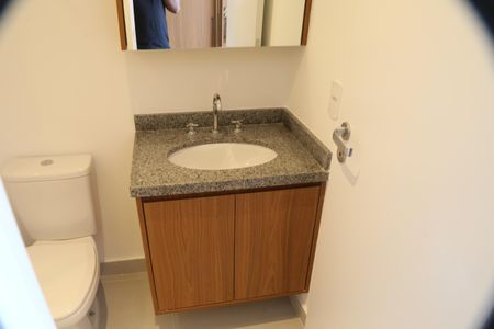 Banheiro de apartamento à venda com 1 quarto, 23m² em Santo Amaro, São Paulo