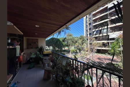 Apartamento para alugar com 140m², 4 quartos e 2 vagas Apartamento para alugar com 140m², 4 quartos e 2 vagasVaranda