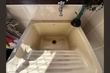 Apartamento para alugar com 140m², 4 quartos e 2 vagas Apartamento para alugar com 140m², 4 quartos e 2 vagasCozinha e Área de Serviço