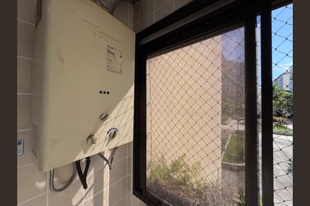 Apartamento para alugar com 140m², 4 quartos e 2 vagas Apartamento para alugar com 140m², 4 quartos e 2 vagasCozinha e Área de Serviço