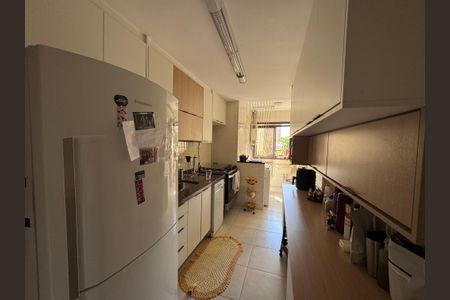 Apartamento para alugar com 140m², 4 quartos e 2 vagas Apartamento para alugar com 140m², 4 quartos e 2 vagasCozinha e Área de Serviço