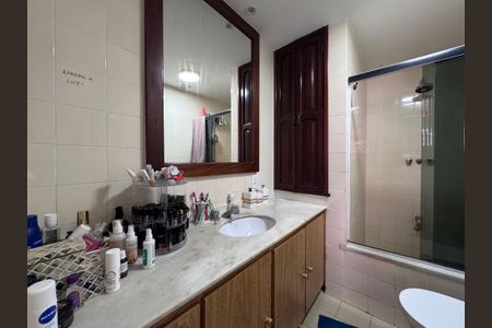 Apartamento para alugar com 140m², 4 quartos e 2 vagas Apartamento para alugar com 140m², 4 quartos e 2 vagasSuíte - Banheiro