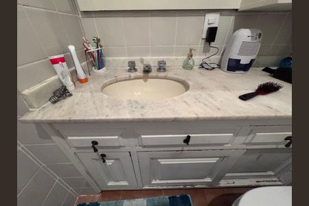 Apartamento para alugar com 140m², 4 quartos e 2 vagas Apartamento para alugar com 140m², 4 quartos e 2 vagasBanheiro Social