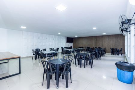 Apartamento à venda com 52m², 2 quartos e 2 vagas Apartamento à venda com 52m², 2 quartos e 2 vagasÁrea comum - Salão de festas